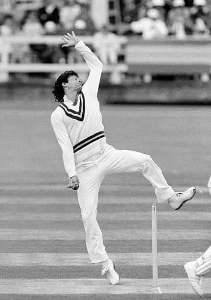 images of cricketer imran khan