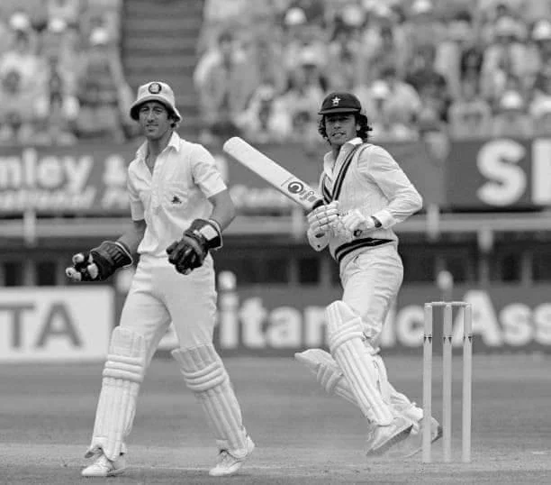 50 Unique Images of Cricketer Imran Khan That Capture His Iconic Legacy
