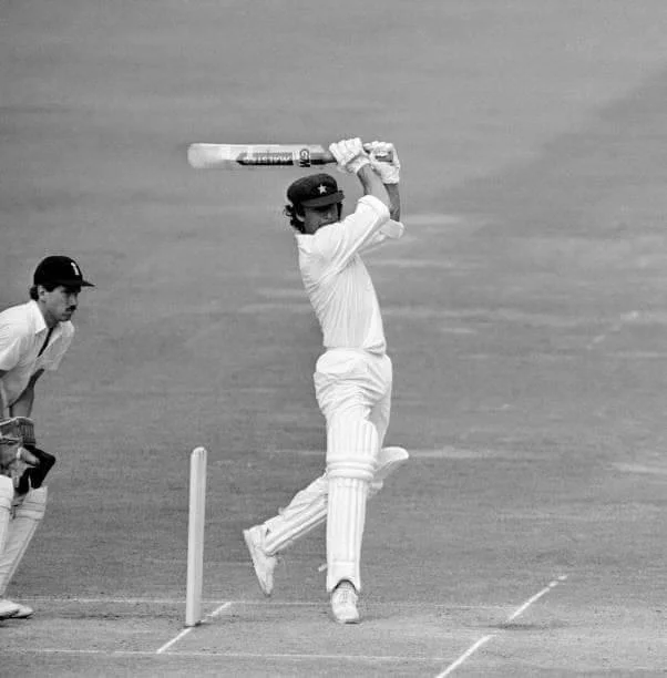 50 Unique Images of Cricketer Imran Khan That Capture His Iconic Legacy